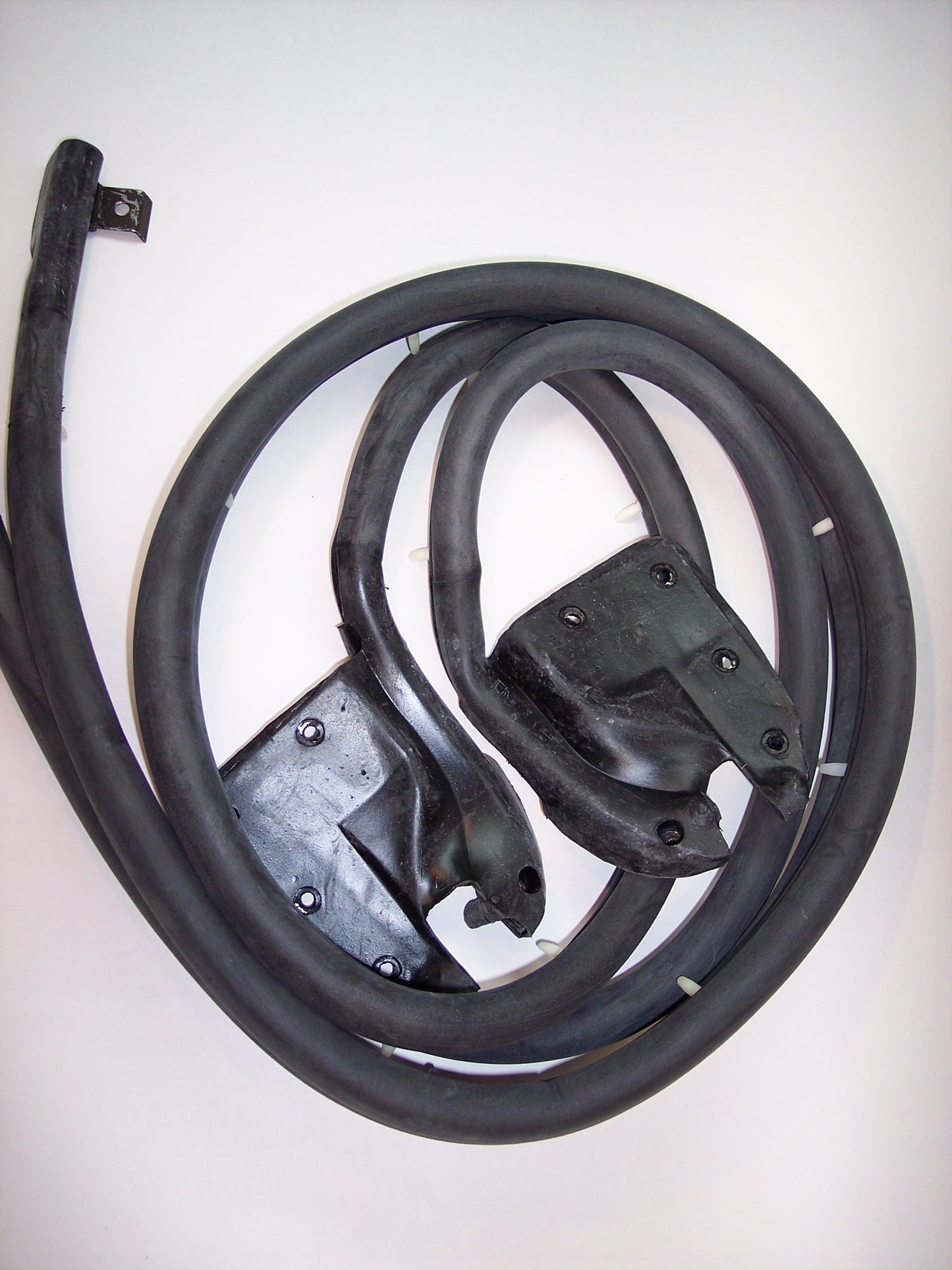 1968-1969 Ford Ranchero, Fairlane & Torino and Mercury Montego, Comet & Cyclone convertible & hardtop door seals, pair