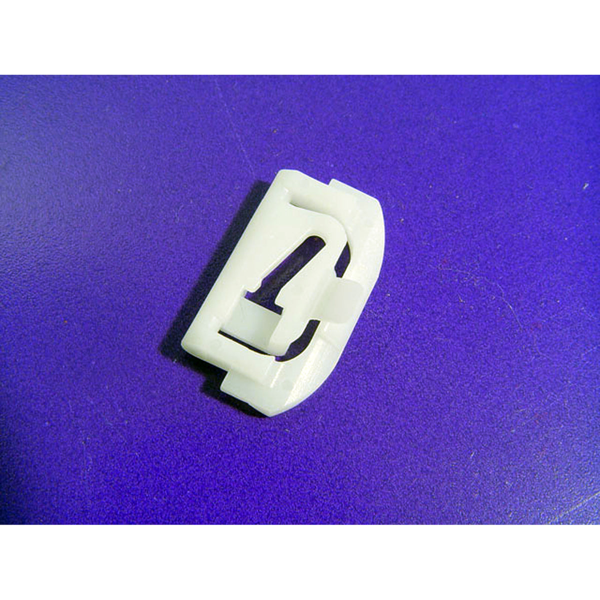 1-1/4" x 3/4"Lower Side Window Reveal Molding Clip For Century 1975-1985; WF 214