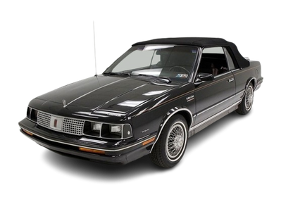 1982-86 OLDSMOBILE CUTLASS CIERA (HESS & EISENHARDT CAR CRAFT CONVERSION) Convertible Vinyl Top, Vinyl Window & Pads