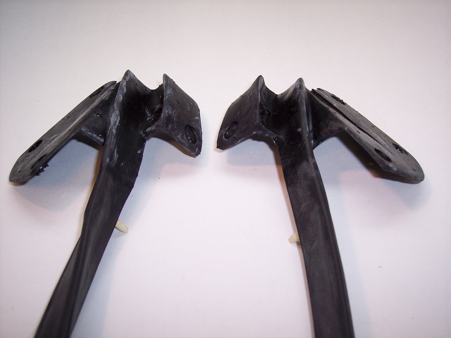 1972-1976 Ford Elite, Torino & Ranchero 2 door hardtop, fastback & notchback door seals, pair