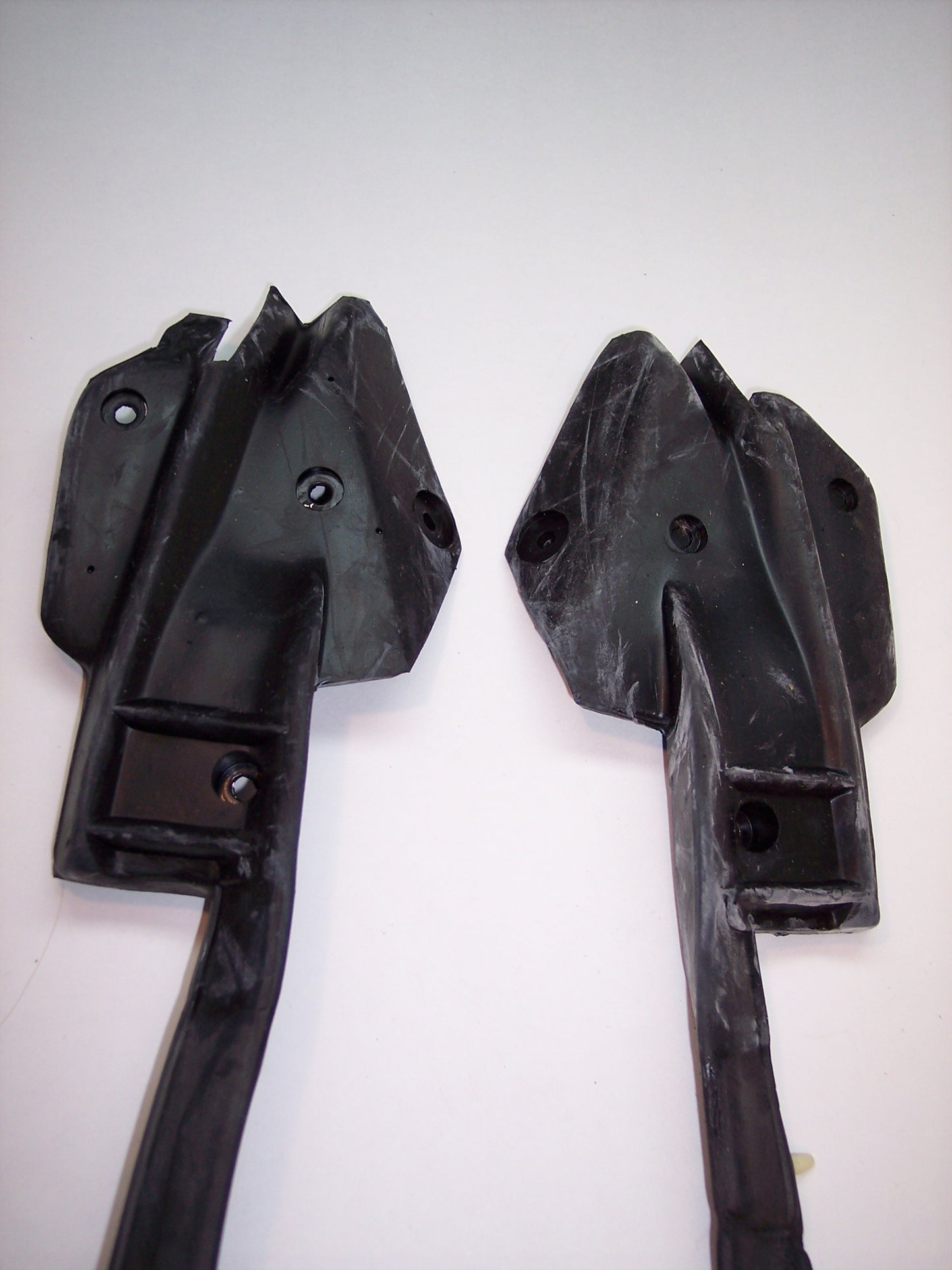 1972-1976 Ford Elite, Torino & Ranchero 2 door hardtop, fastback & notchback door seals, pair